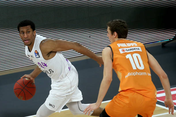 卫便是他们 卫便是他们